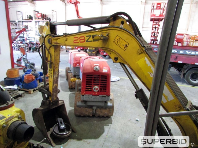 MINI ESCAVADEIRA WACKER NEUSON 28Z3 RD E BOMBA CENTRÍFUGA A GASOLINA HONDA (02 PÇS) (Ref.: FEQ)