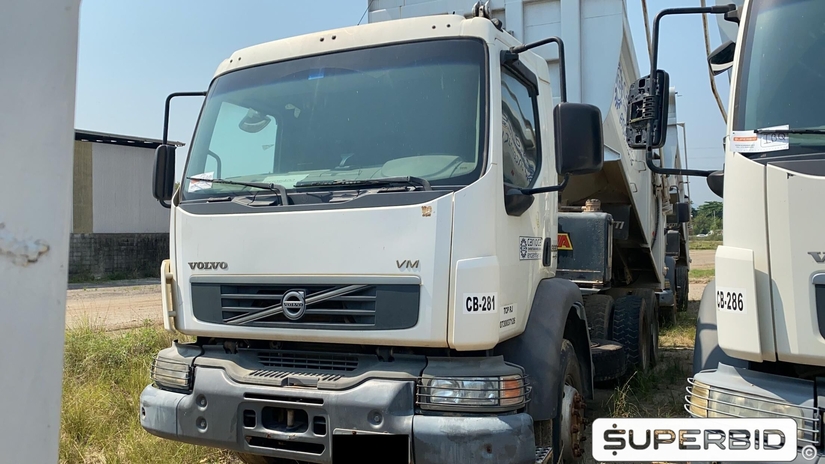 CAMINHÃO BASCULANTE  VOLVO VM 330 6X4R, 2013/2013, Placa FINAL 2 (RJ),  (Ref.: IBP)