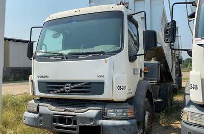 CAMINHÃO BASCULANTE VOLVO VM 330 6X4R, 2013/2013, Placa FINAL 2 (RJ), (Ref.: IBP)