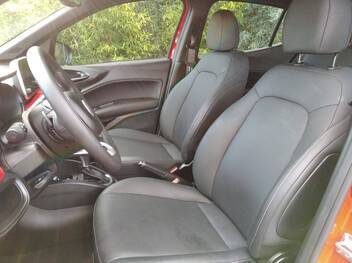 Fiat Argo Hgt 1.8, 2018/2019, Vermelho modena, 13.899 KM, Flex, Câmbio Automático, Roda de liga leve, Kit Tech + Kit Stile (Bancos em Couro), Câmera de ré, IPVA 2021 pago, Laudo cautelar aprovado.