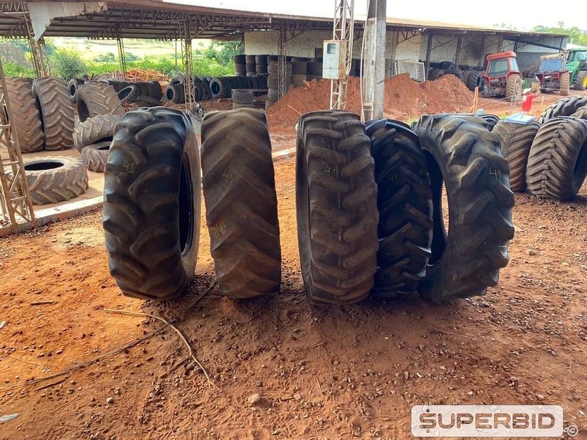 03 PNEUS 14/9-24, 01 PNEU 12/4-24, 01 PNEU 12/4-28