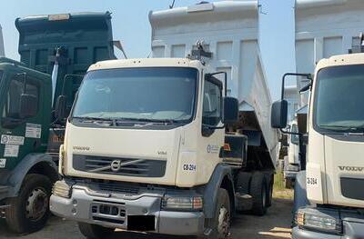 CAMINHÃO BASCULANTE VOLVO VM 330 6X4R, 2013/2013, Placa FINAL 5 (RJ), (Ref.: IBI)