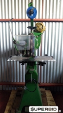 MAQUINA GRAMPEADORA COM MOTOR 0,50CV MIRUNA