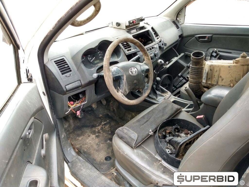 TOYOTA HILUX CS 4X4 CHASSI 3.0, 2013/2014, Placa FINAL 1 (SP), (Ref.: TAT)