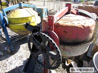 03 BETONEIRAS CAP.: 400 LITROS. (Ref.: WMGO_UM02)