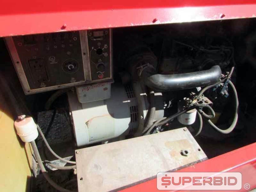 TORRE DE ILUMINAÇÃO Á DIESEL WACKER NEUSON LT4L E TORRE DE ILUMINAÇÃO Á DIESEL TEREX RL4000 (Ref.: JEM)