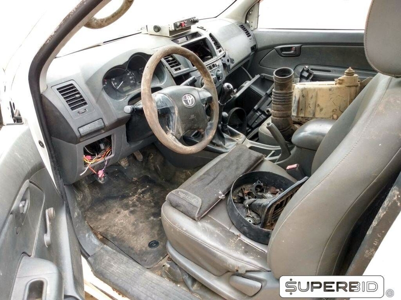 TOYOTA HILUX CS 4X4 CHASSI 3.0, 2013/2014, Placa FINAL 1 (SP), (Ref.: TAT)