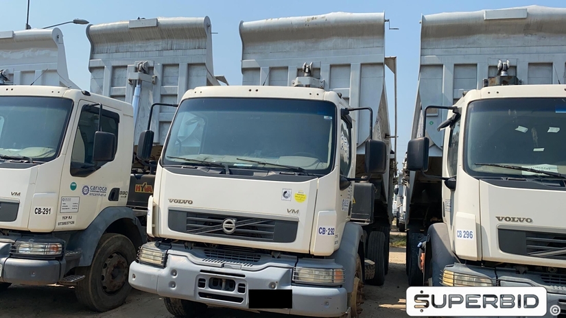 CAMINHÃO BASCULANTE VOLVO VM 330 6X4R, 2013/2013, Placa FINAL 6 (RJ), (Ref.: IBL)