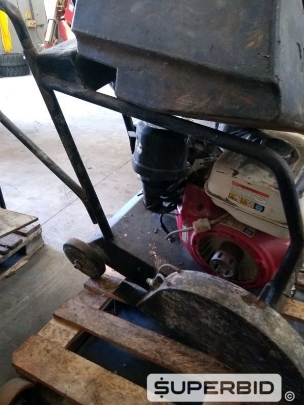 01 CORTADORA DE PISO A GASOLINA WACKER NEUSON BFS 1345 13CV. (Ref.: SD)