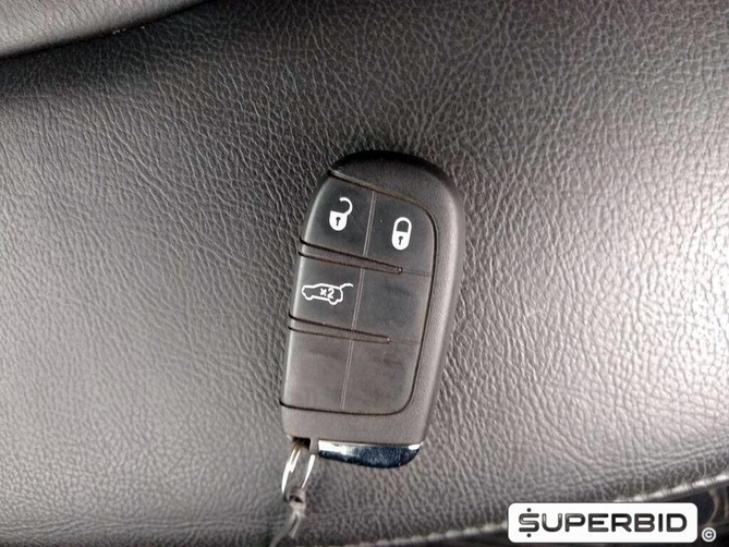 Jeep Renegade Trailhawk 2.0 Turbo 4X4, 2018/2019, Jazz Blue metálica, 580 KM, Diesel, Teto solar elétrico panorâmico, Kit Multimídia "7" completo, Bancos em Couro, IPVA 2021 pago, Veículo com garantia de fábrica, Laudo cautelar aprovado.