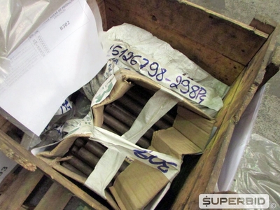 PEÇAS DE APLICAÇÃO EM VAGÕES FERROVIÁRIOS: PORCAS, PARAFUSOS, CONTRAPINOS E BARRAS (APROX. 640 PÇS). (Ref.: V192_UM02)