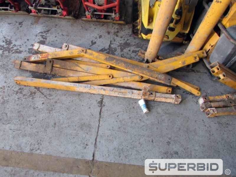 02 MINI GRUA MENEGOTTI ELLEVA 500, CAP.: 500 KG. (Ref.: JDC)