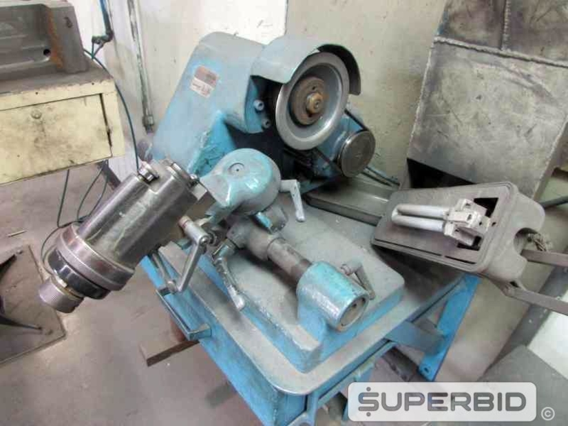 01 AFIADORA DE BASTÃO PARA METAL DURO REGMED ABV, ANO 1981, SÉRIE.: 604/65 E 01 SERRA DE FITA TITAN (Ref.: 12140-778-12134)