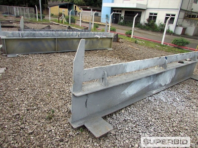 20 VIGAS TIPO CAVALETE EM AÇO PARA BOX DE PINTURA (COMPRIMENTO APROX.: 5,0 METROS). (Ref.: WMER_UM02)