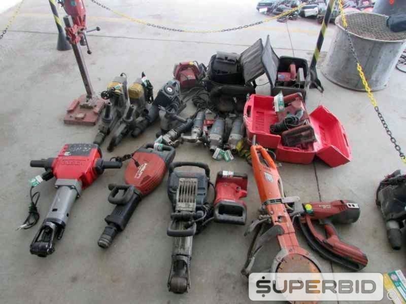 PERFURATRIZ DIAMANTADA, TESOURA FACA ELÉTRICA, CANALETEIRA ELÉTRICA, PISTOLA FINCA PINO E OUTROS, (20 PÇ.) (Ref.: JDQ)