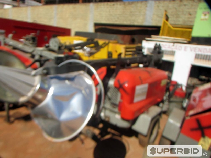 04 TORRES DE ILUMINAÇÃO TEREX E ALTLAS, MOD.: RL400 E QLTM20 (Ref.: PAV)