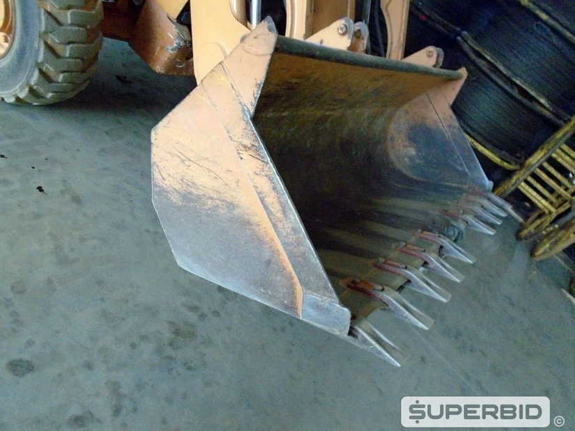 RETROESCAVADEIRA CASE 580M 4X4, ANO: 2011, CAP: CAÇAMBA: 1M3., SÉRIE: HBZN580MVBAH01498 (Ref: SBQ / TP18853)