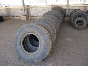 SUCATA DE PNEUS PARA CARROS, CAMINHONETES, CAMINHÕES, MÁQUINAS PESADAS E GUINCHOS (Ref.: SA)