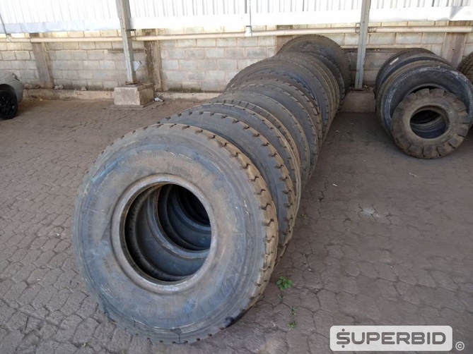 SUCATA DE PNEUS PARA CARROS, CAMINHONETES, CAMINHÕES, MÁQUINAS PESADAS E GUINCHOS (Ref.: SA)