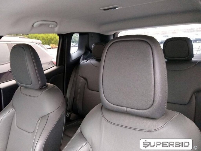 Jeep Renegade Limited 1.8 16V, 2019/2020, Cinza antique metálico, Flex, 6.017 KM, Câmbio Automático, Kit Multimídia "7" completo , Sensor de ré, Bancos em Couro, IPVA 2021 pago, Veículo com garantia de fábrica, Laudo cautelar aprovado.