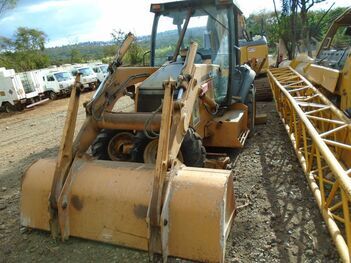 RETROESCAVADEIRA CASE 580M 4X4, ANO: 2010, CAP: CAÇAMBA: 1M3., SÉRIE: NAAH23718 (Ref: SBN / TP14706)