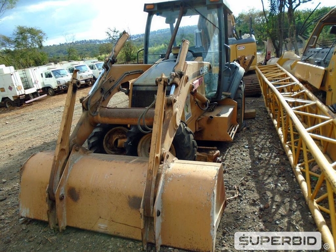 RETROESCAVADEIRA CASE 580M 4X4, ANO: 2010, CAP: CAÇAMBA: 1M3., SÉRIE: NAAH23718 (Ref: SBN / TP14706)