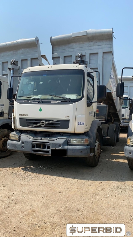 CAMINHÃO BASCULANTE VOLVO VM 330 6X4R, 2013/2013, Placa FINAL 1 (RJ), (Ref.: IBM)