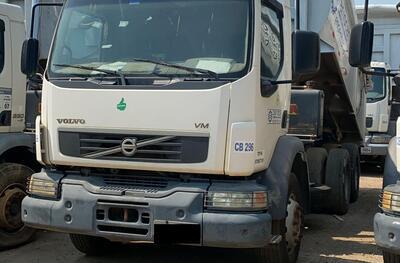CAMINHÃO BASCULANTE VOLVO VM 330 6X4R, 2013/2013, Placa FINAL 1 (RJ), (Ref.: IBM)