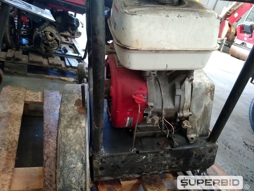 01 CORTADORA DE PISO A GASOLINA WACKER NEUSON BFS 1345 13CV. (Ref.: SD)