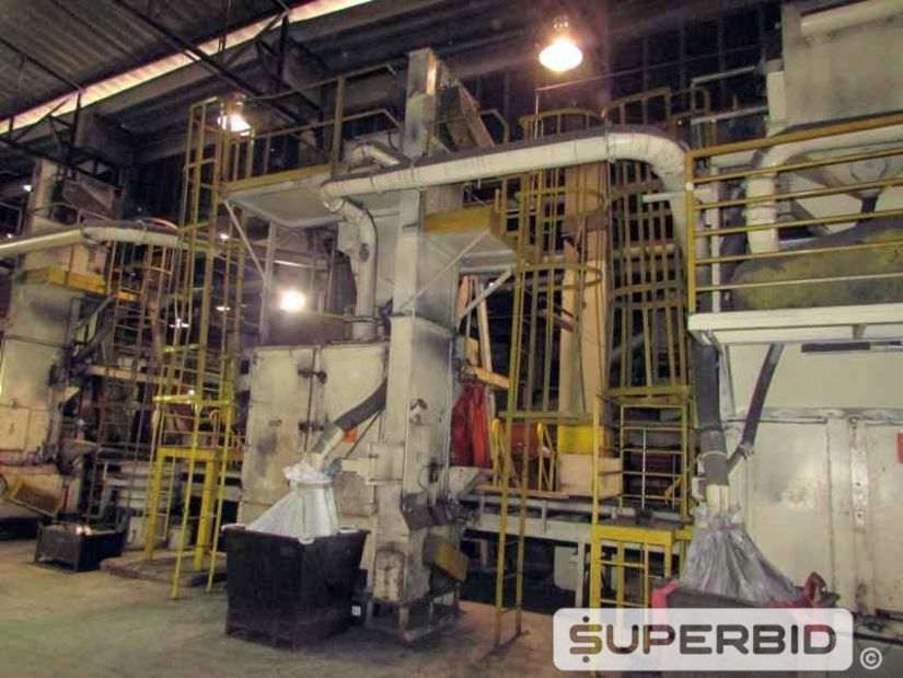 LINHA DE PRODUÇÃO JATEAMENTO COM 3 JATOS GRANALHA, ESTEIRA E CARRO CARREGADOR (Ref.: Linha Produção)