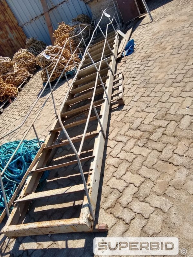 CORDAS DE NYLON E POLIETILENO 0,5",5/8",7/8" E 3/4", E ESCADA DE FERRO 17 DEGRAUS 6,70 X 0,90M. (Ref.: SE)