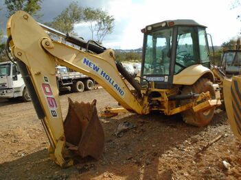 RETROESCAVADEIRA NEW HOLLAND B90B 4X4, ANO: 2011, SÉRIE: HBZNB90BCBAH02534 (Ref: SBM / TP32772)