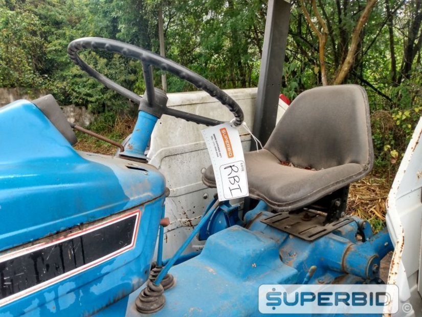 TRATOR AGRICOLA FORD 5610 (EMPLACADO), ANO: 1992, SÉRIE: V238685 (Ref: RBI)