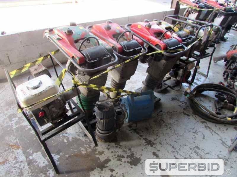 BOMBAS, MOTOR ACIONAMENTO, COMPACTADOR DE SOLO WACKER NEUSON E OUTROS, (11 PÇ.) (Ref.: JCV)