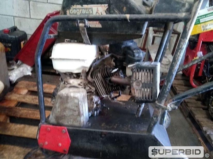 01 CORTADORA DE PISO A GASOLINA WACKER NEUSON BFS 1345 13CV. (Ref.: SD)