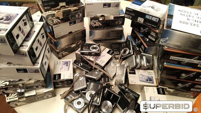 APROXIMADAMENTE 289 PEÇAS DE EQUIPAMENTOS ELETRÔNICOS