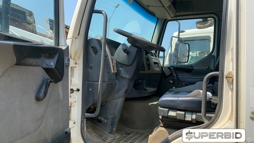 CAMINHÃO BASCULANTE VOLVO VM 330 6X4R, 2013/2013, Placa FINAL 3 (RJ), (Ref.: ICE)