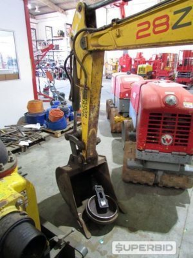 MINI ESCAVADEIRA WACKER NEUSON 28Z3 RD E BOMBA CENTRÍFUGA A GASOLINA HONDA (02 PÇS) (Ref.: FEQ)