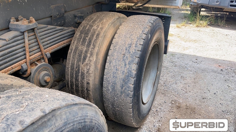 CAMINHÃO BASCULANTE VOLVO VM 330 6X4R, 2013/2013, Placa FINAL 6 (RJ), (Ref.: IBJ)