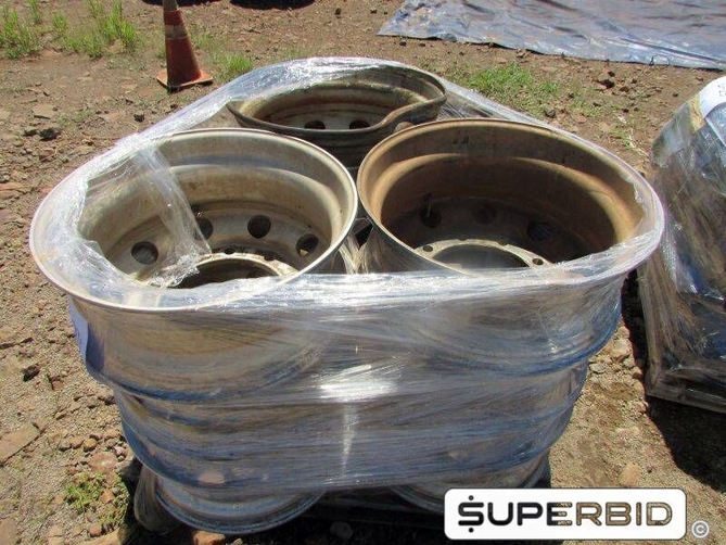 06 RODAS DE ALUMÍNIO ARO 8.25 x 22.5 E 03 RODAS DE FERRO ARO 7.50 x 22.5 (Ref.: D-34)