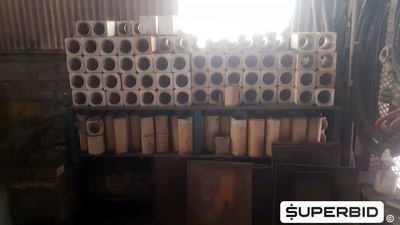 AREIA CROMITA, CORDÃO SÍLICO ALUMINOSO, TIJOLOS REFRATÁRIOS, VÁLVULAS REFRATÁRIAS E OUTROS. (Ref.: WMHG_UM11)