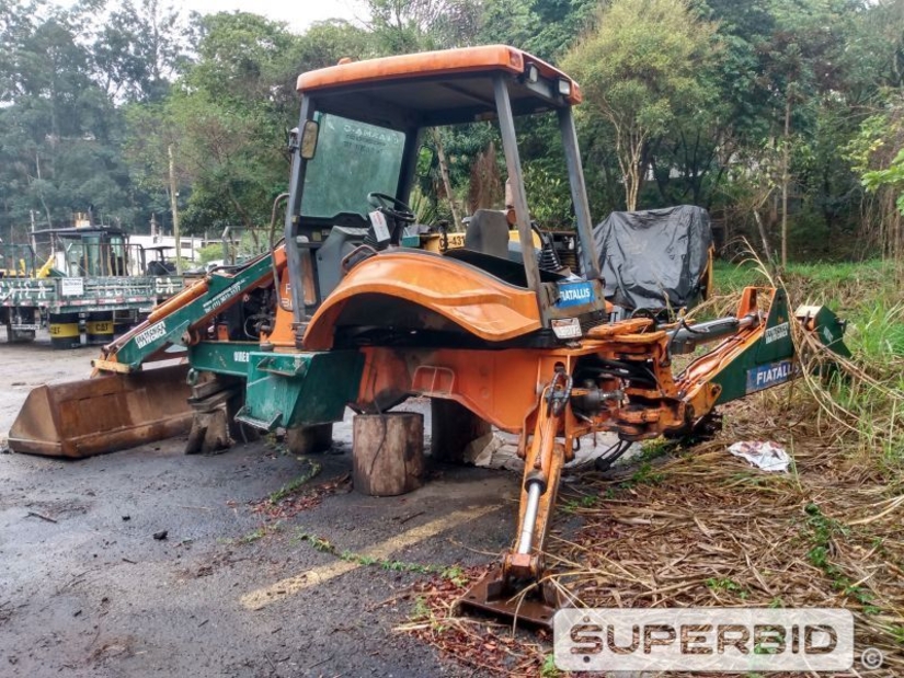 RETROESCAVADEIRA FIATALLIS FB 80.2 (EMPLACADO), ANO: 2003, SÉRIE: FB802A2R (Ref: RBH)