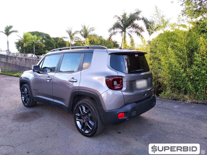 Jeep Renegade Limited 1.8 16V, 2019/2020, Cinza antique metálico, Flex, 6.017 KM, Câmbio Automático, Kit Multimídia "7" completo , Sensor de ré, Bancos em Couro, IPVA 2021 pago, Veículo com garantia de fábrica, Laudo cautelar aprovado.