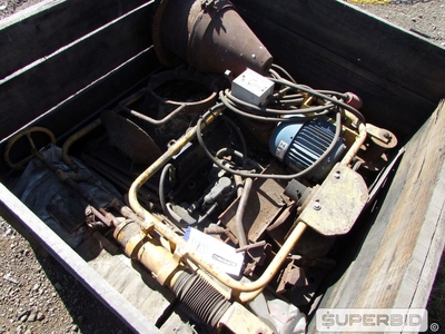 SUCATA DE DISPOSITIVO PARA SOLDA ALUMINOTÉRMICA DE TRILHOS FERROVIÁRIOS. (Ref.: WMGT_UM02)