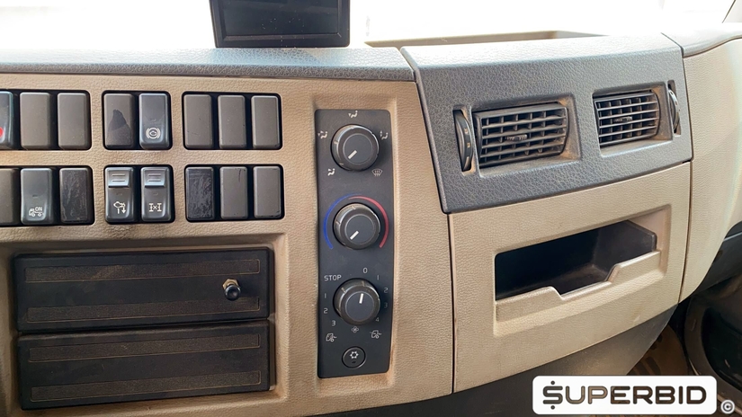 CAMINHÃO BASCULANTE VOLVO VM 330 6X4R, 2012/2012, Placa FINAL 4 (RJ), (Ref.: IBS)