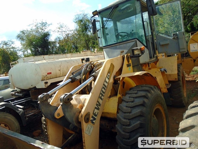 PÁ CARREGADEIRA NEW HOLLAND 12C 4X4, ANO: 2012, CAP: CAÇAMBA: 1M3., SÉRIE: HBZN012CLCAE02382 (Ref: SBL / TP32798)