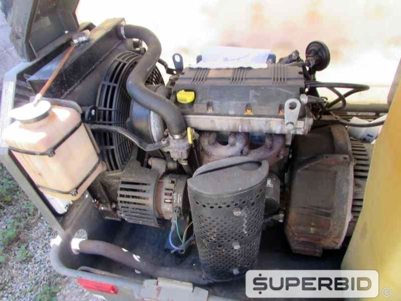 02 TORRES DE ILUMINAÇÃO Á DIESEL WACKER NEUSON LT4L, POT.: 4-6 KW. (Ref.: JEN)