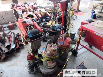 BOMBA SUBMERSIVEL, ENCERADEIRA DE ASSOALHO E COMPACTADORES WACKER NEUSON, (11 PÇ.) (Ref.: JCS)