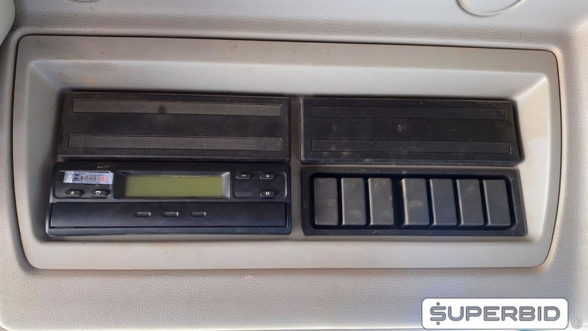 CAMINHÃO BASCULANTE VOLVO VM 330 6X4R, 2013/2013, Placa FINAL 5 (RJ), (Ref.: IBI)