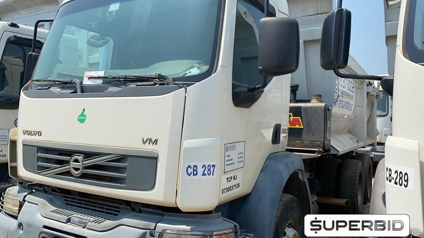 CAMINHÃO BASCULANTE VOLVO VM 330 6X4R, 2013/2013, Placa FINAL 3 (RJ), (Ref.: IBU)